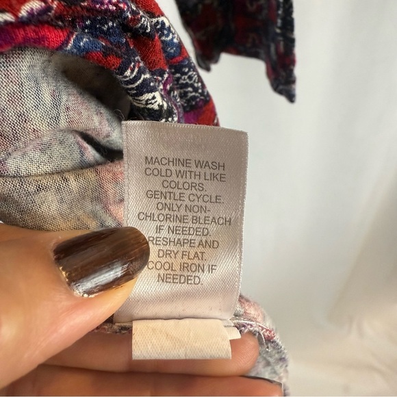 J.Jill Gorgeous V-Neck Knit Tunic ~ True Red Sparkling Paisley Size: M - Picture 10 of 13